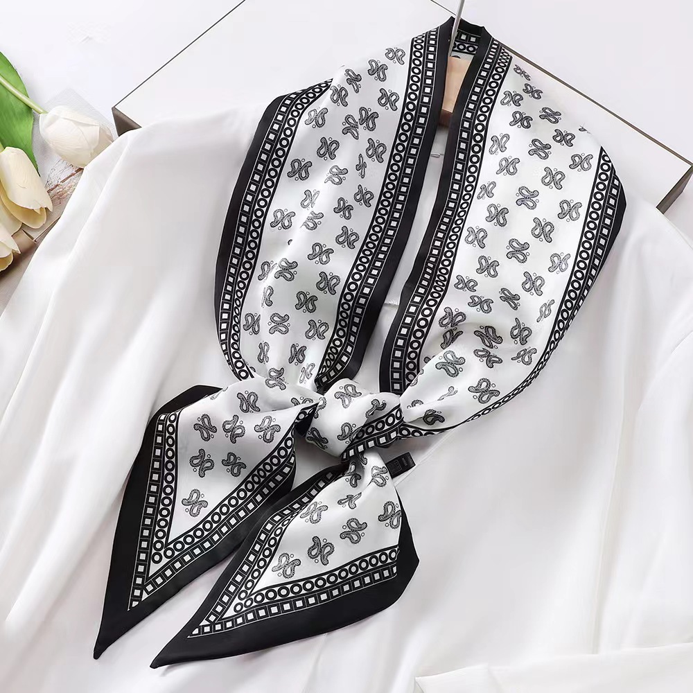 Luxury Zebra Print Silk Square - Luxury Bags Online 评论和价格