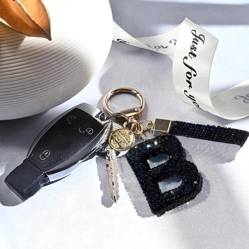 Stylish Lucky Charm Letter Key - Luxury Bags Yellow 评论和价格