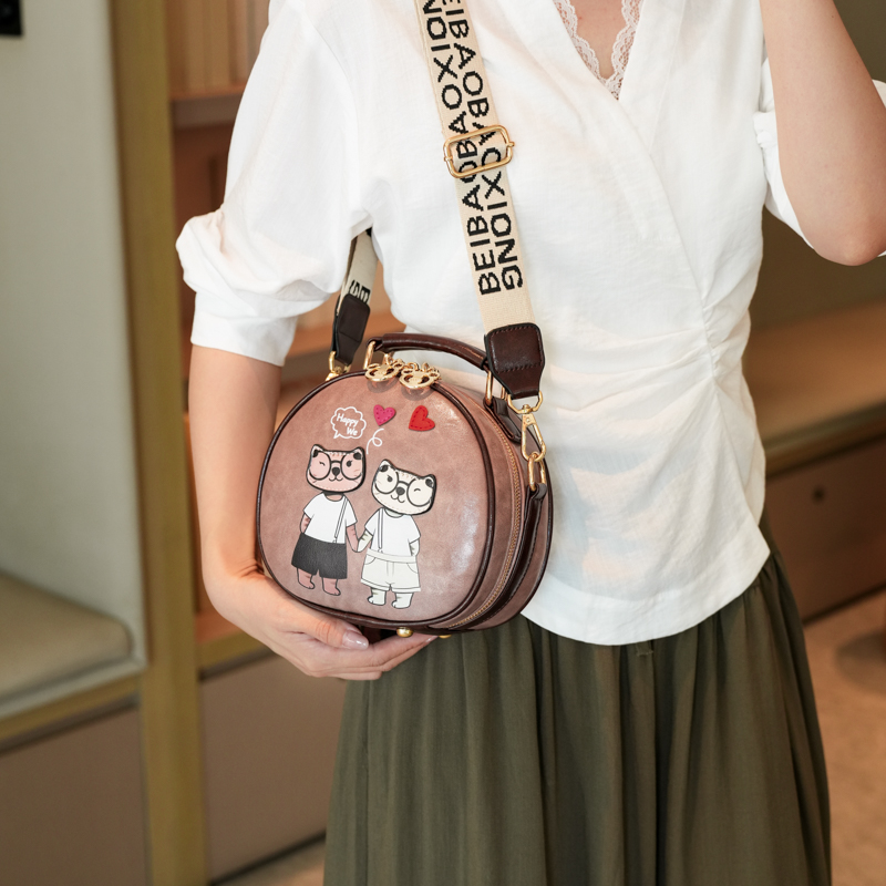 New style women's round bag, c - Luxury Bags News 评论和价格