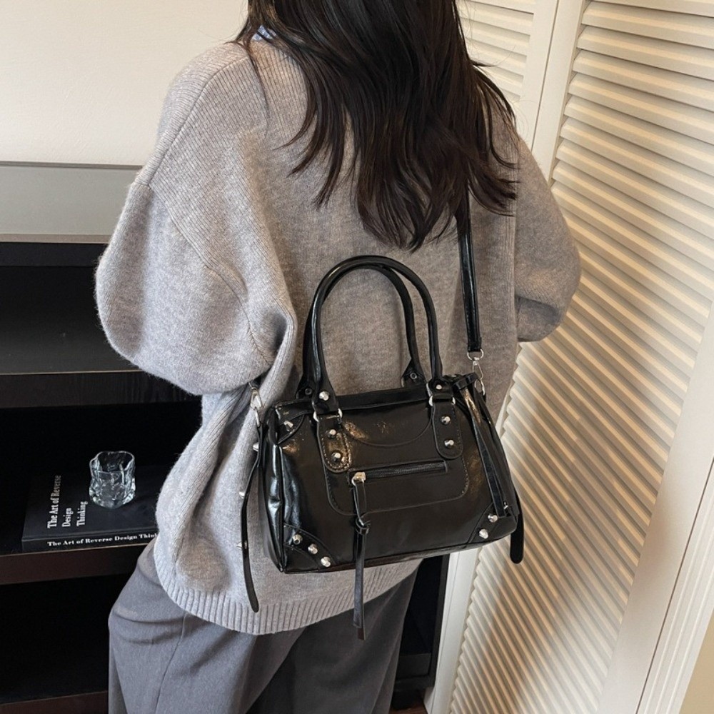 Fashion Rivets Pillow Bag Larg - Top Handle Patent Bag 评论和价格