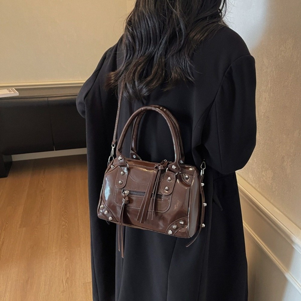 Fashion Rivets Pillow Bag Pate - Top Handle Patent Bag 评论和价格