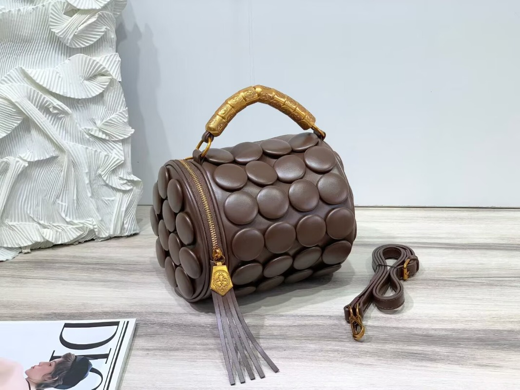 Retro Button Leather Handbags  - Luxury Bags Youtube 评论和价格